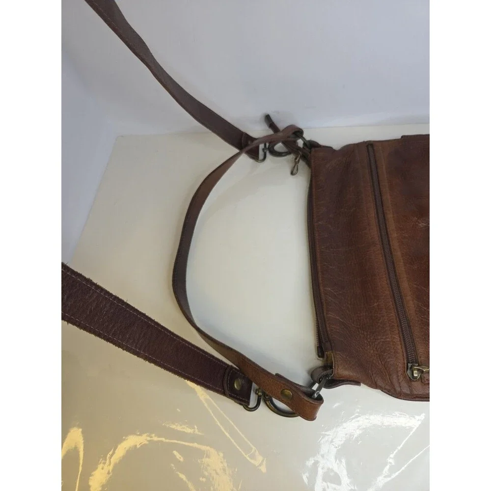 LAND Brown Leather Square (11 X 11) Messenger Satchel w/ Handle & Shoulder Strap - Picture 12 of 16